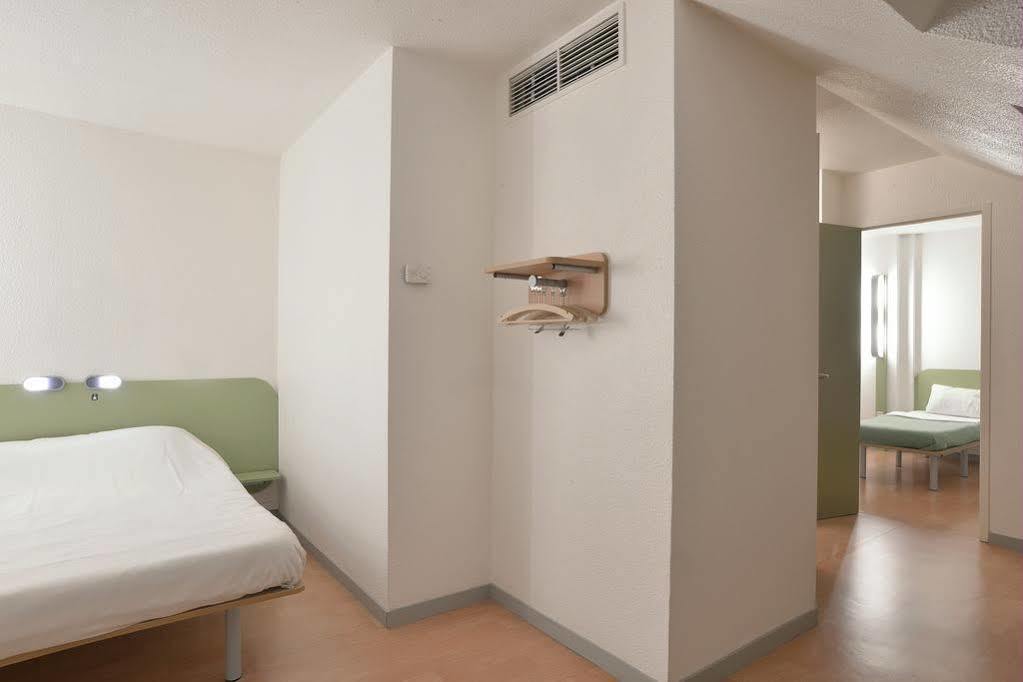 Hotel Ibis Budget Lyon Sud Saint-Fons A7 Ngoại thất bức ảnh
