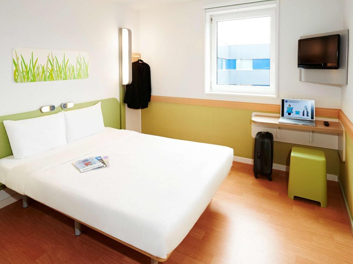 Hotel Ibis Budget Lyon Sud Saint-Fons A7 Ngoại thất bức ảnh